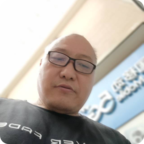 邵小松医生头像照片
