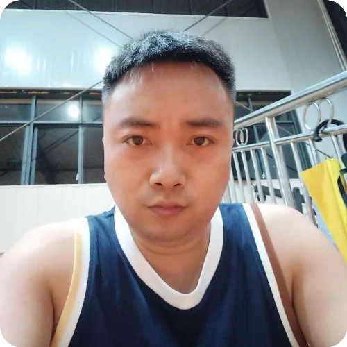 李华