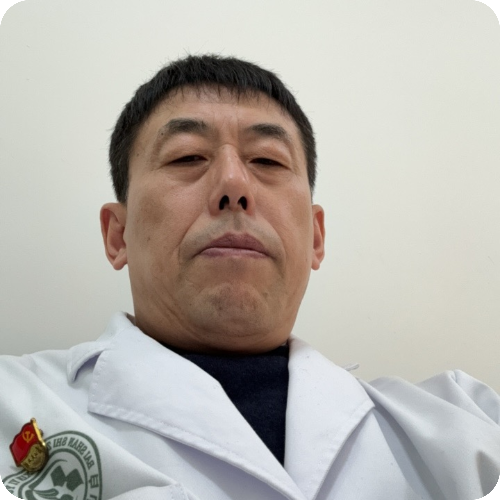 冷冰岩医生头像照片