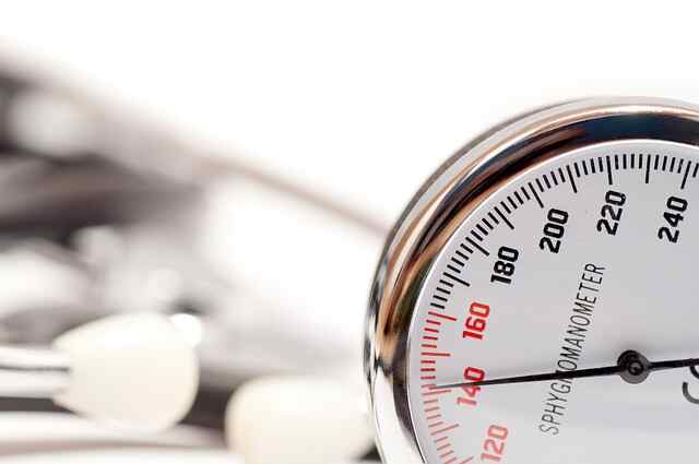 掌控高血压、糖尿病与高脂血症：健康生活的必要之路封面图
